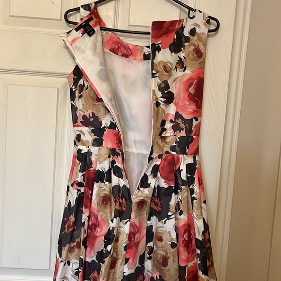 H&M Floral Dress - Picture 5 of 5
